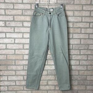 Vintage Levi’s Pastel Sage Green- Size 6
